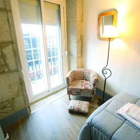 Piso Centrico De Tres Dormitorios Reformado Del S XIX Vigo Exterior photo